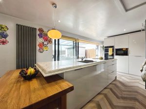 Kitchen/Diner- click for photo gallery